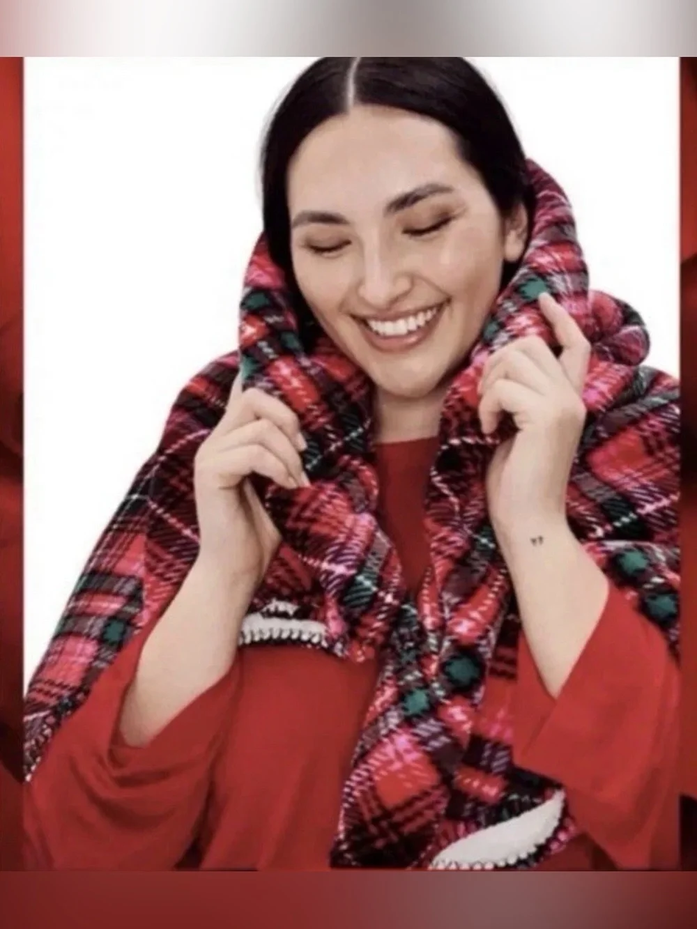 Victoria’s Secret Cozy Plush Plaid Blanket ~ 50” x 60”